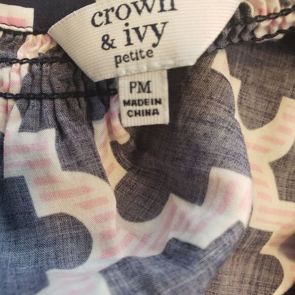 Crown & Ivy Woman Peasant Blouse - Picture 7 of 8